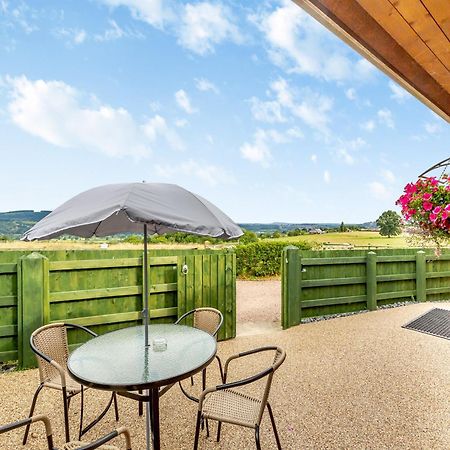 The Stables Villa Forden Екстериор снимка